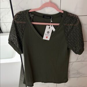 Meidobenny Dark Green Lace Sleeve Tee